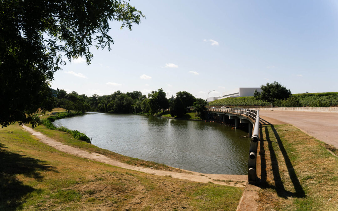 Comunicado de prensa: La Ciudad de Dallas termina el dragado del Lago Bachman