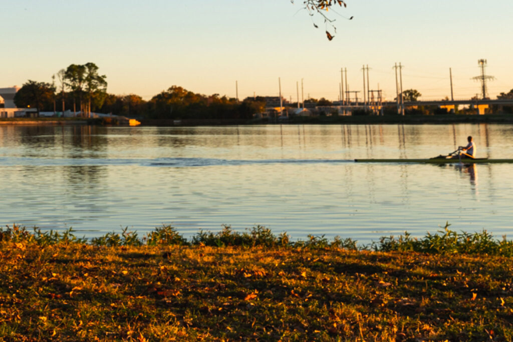 Únase a sus vecinos en la reunión pública en persona